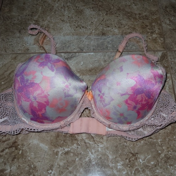 Victoria's Secret Vibrant Lace Bra SET - Picture 6 of 7